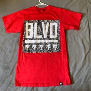 BLVD t-shirt size small
